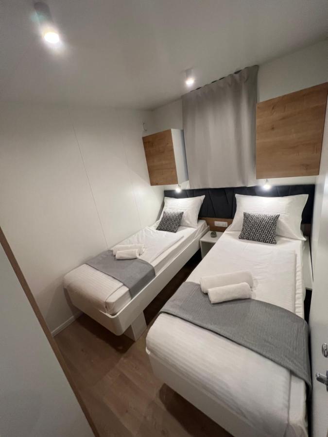 Mobile Homes Malu Biograd Na Moru Exteriér fotografie